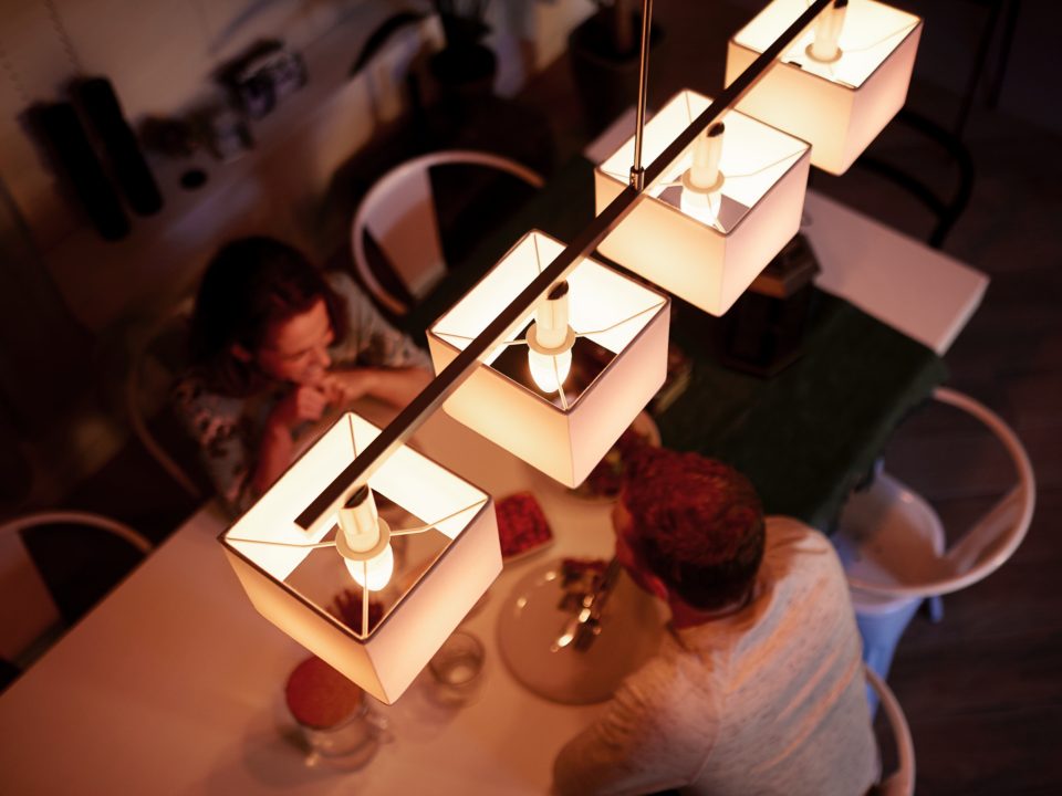 Philips Hue E14 Candle White Ambiaxnce